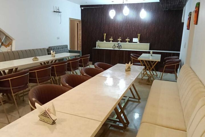Dining 63 of 73