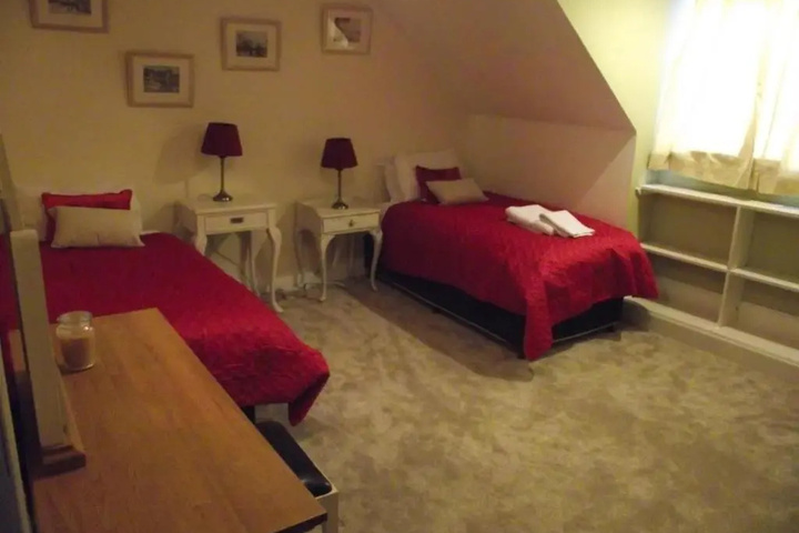 Room 3 of 12