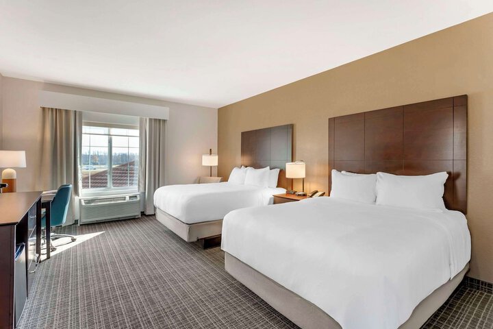2 Queen Beds (2 of 13)