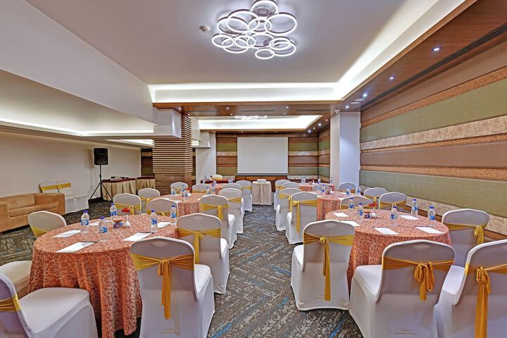 Business Center 57 of 70