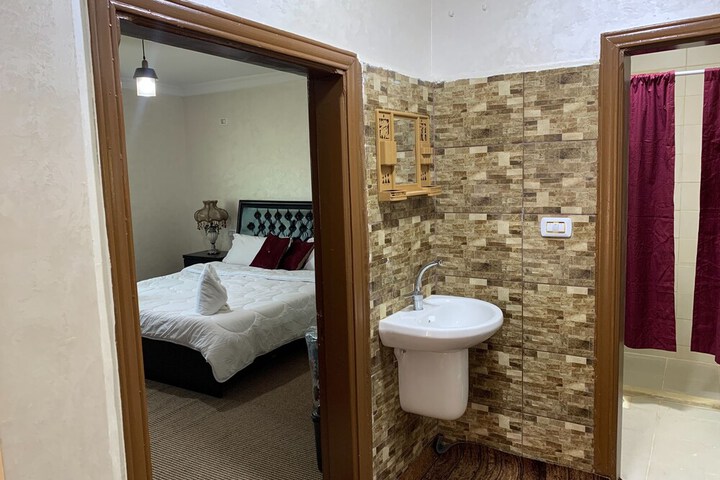 Room 11 of 22
