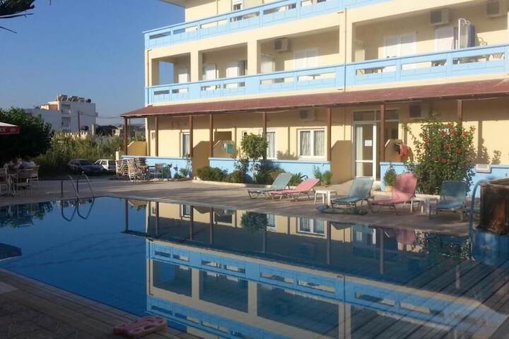 Pool 40 of 67