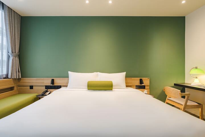 Room 14 of 35