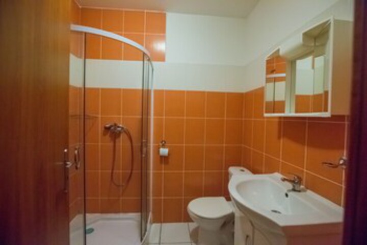 Room 6 of 23