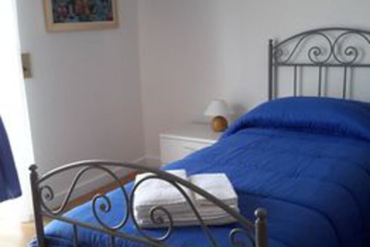 Room 10 of 36