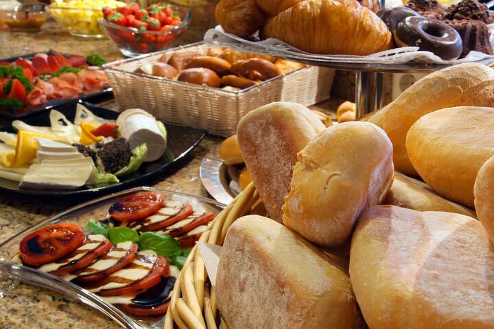 Breakfast buffet