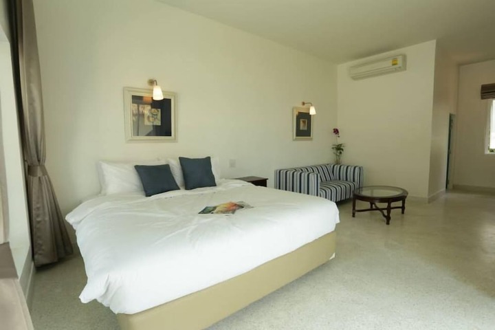 Room 2 of 15