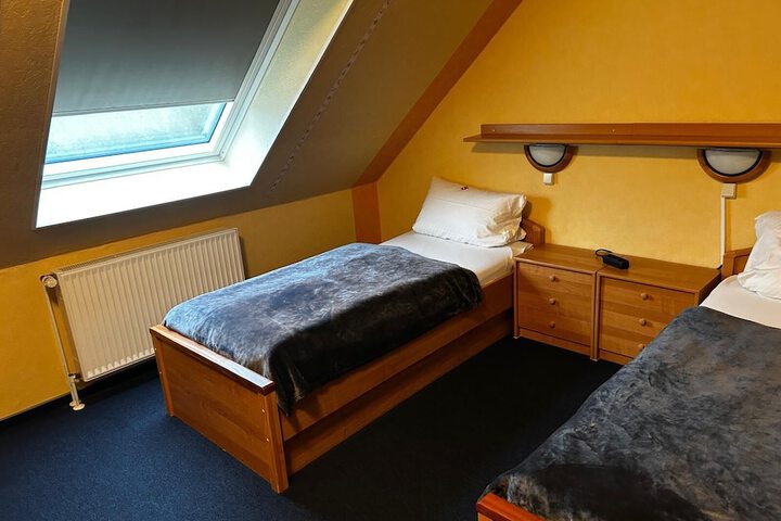 Room 11 of 43