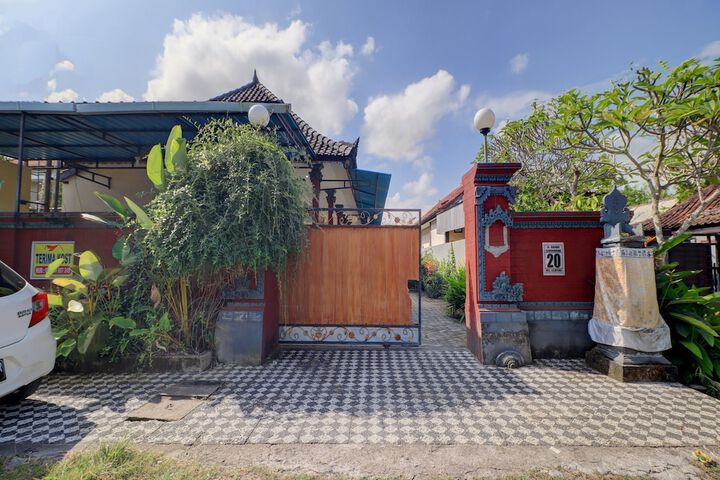 OYO Life 92838 Kost Ibu Surya