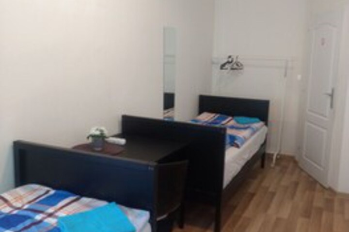 Room 35 of 84
