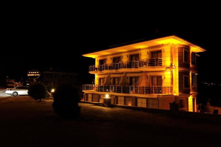 Cunda Demir Otel