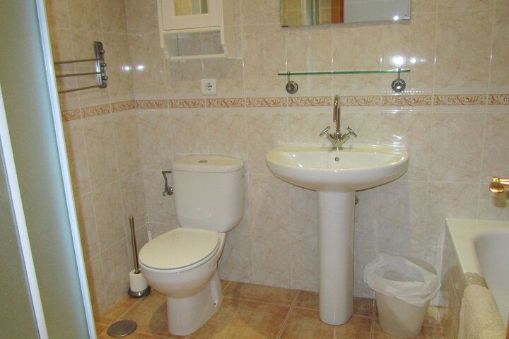 Room 12 of 34