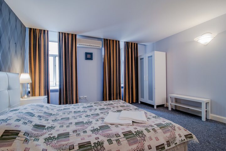 Room 15 of 40