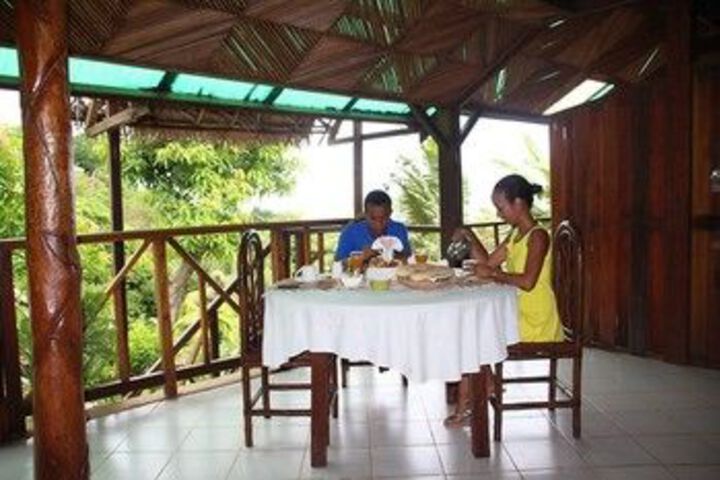 Dining 46 of 85