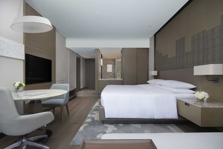 Room 12 of 46