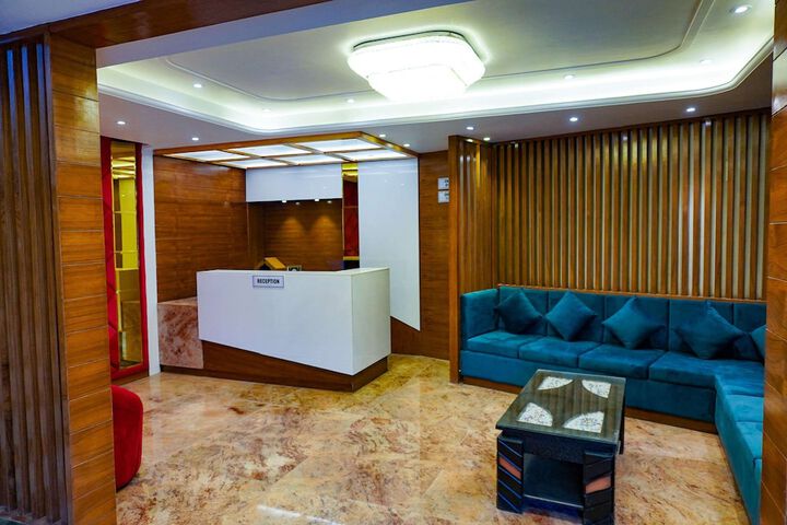 Entrance & Lobby