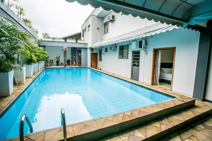 Pool 10 of 12