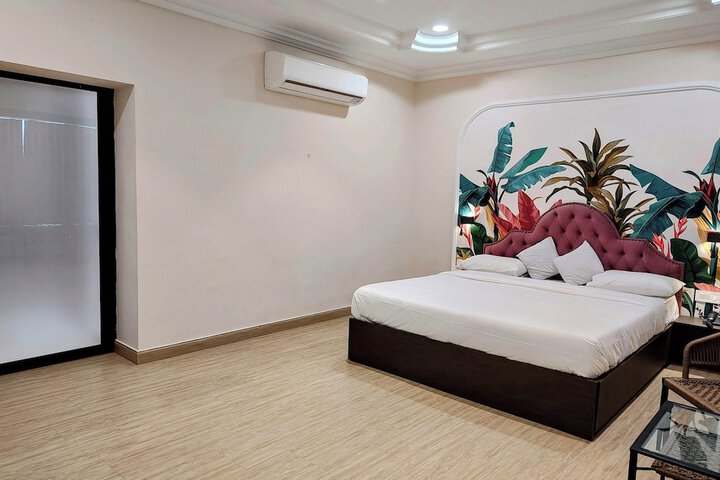 Room 32 of 115