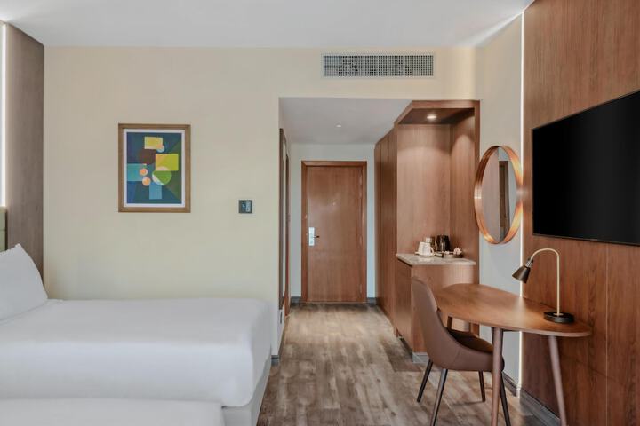 Room 16 of 73