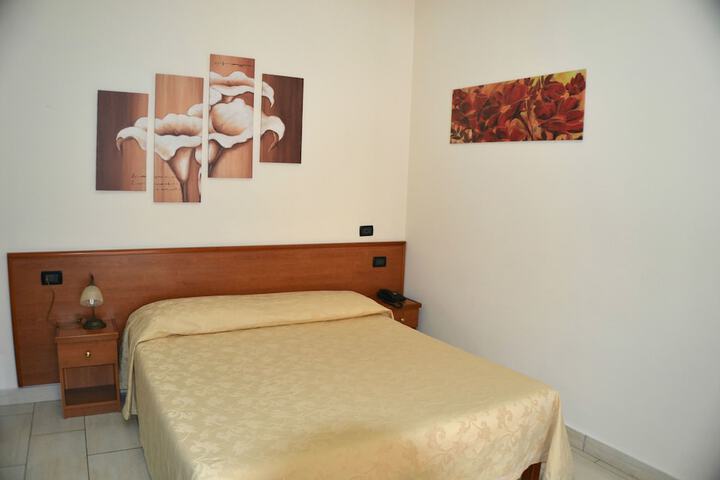 Room 8 of 31