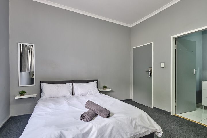 Room 17 of 34