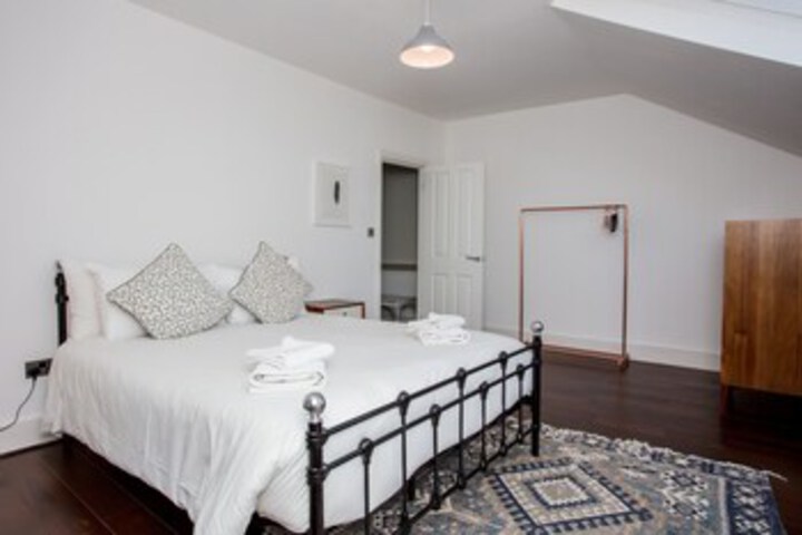 Room 17 of 25