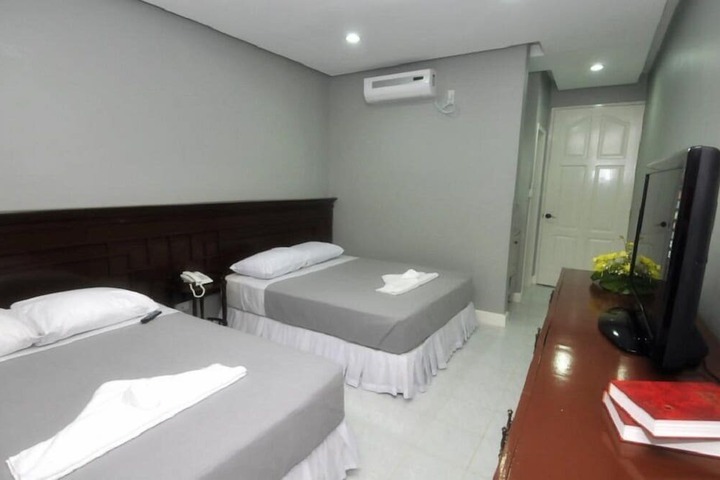Room 4 of 20