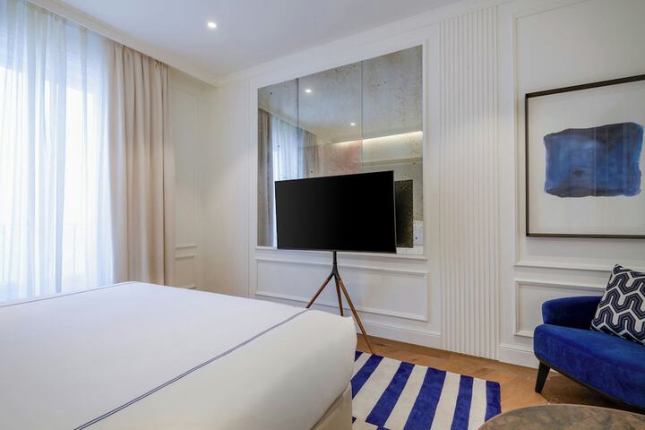 Room 26 of 53