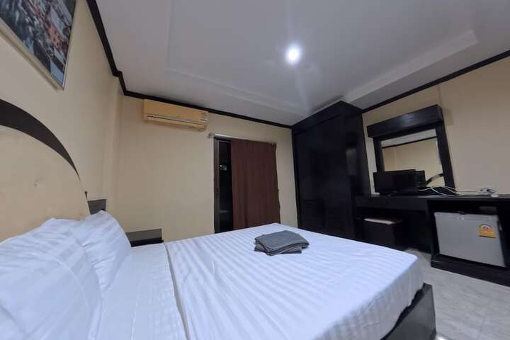 Room 3 of 29