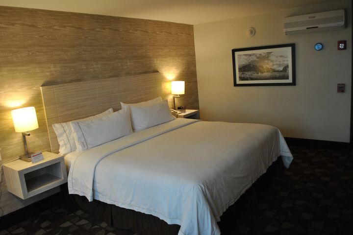 Room 4 of 42