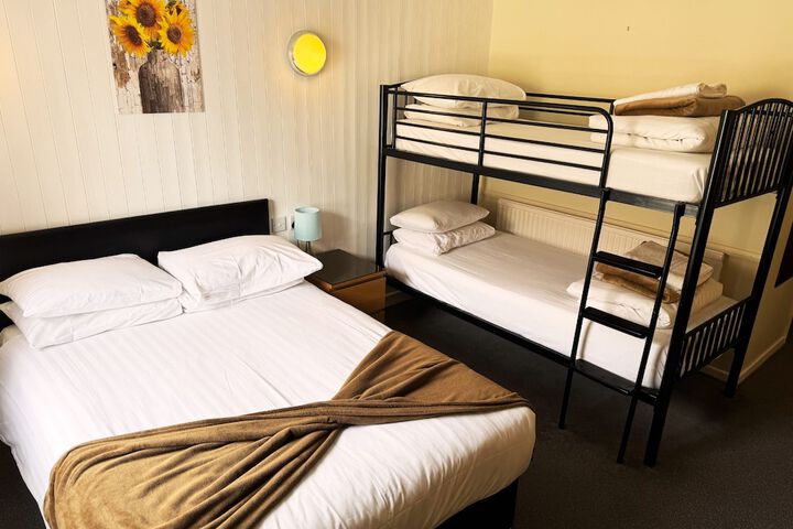 Room 7 of 27