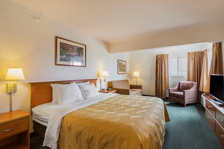 1 King Bed (7 of 19)