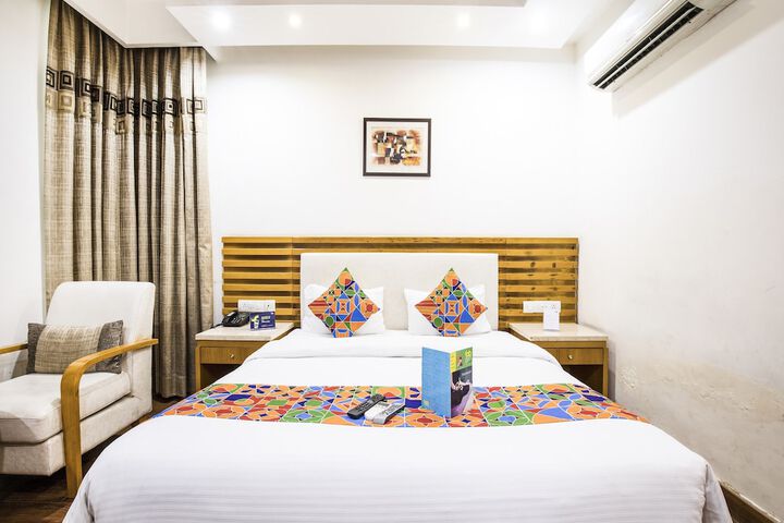 Room 8 of 25