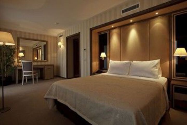 Room 28 of 75