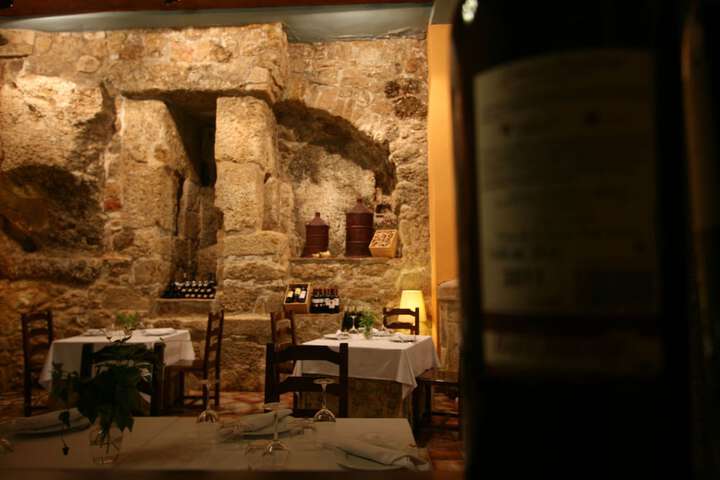 Dining 53 of 61