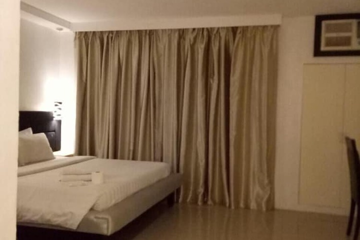 Room 13 of 26