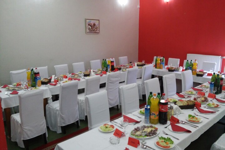 Dining 44 of 58