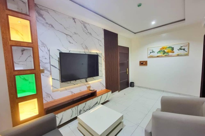 Room 8 of 24
