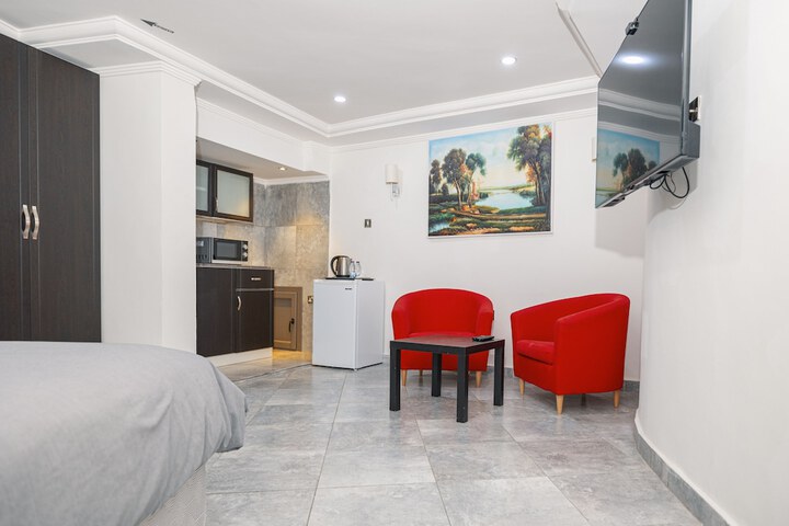 Room 8 of 8