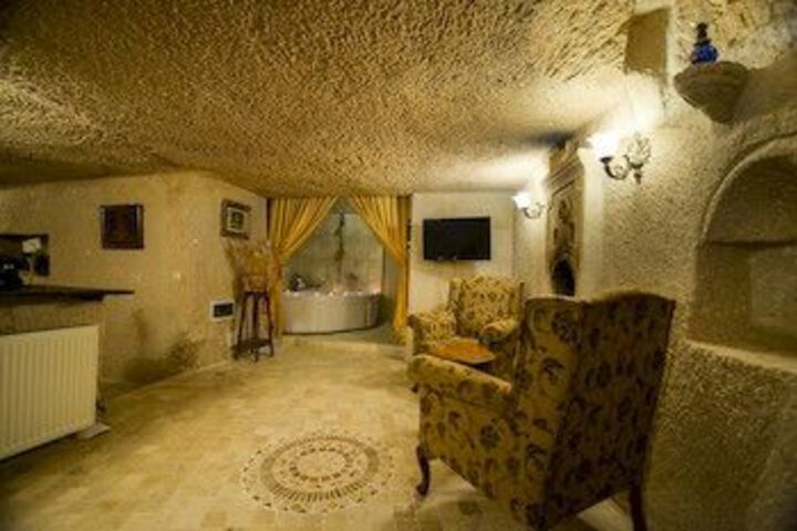 Room 32 of 40