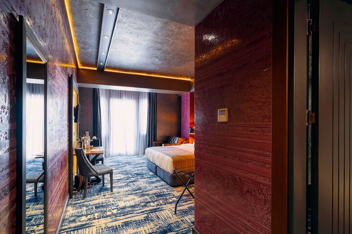 Room 80 of 199