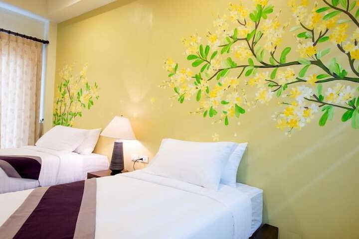 Room 12 of 76