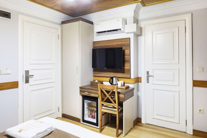 Room 8 of 39