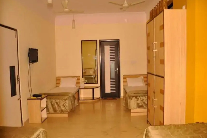 Room 3 of 11