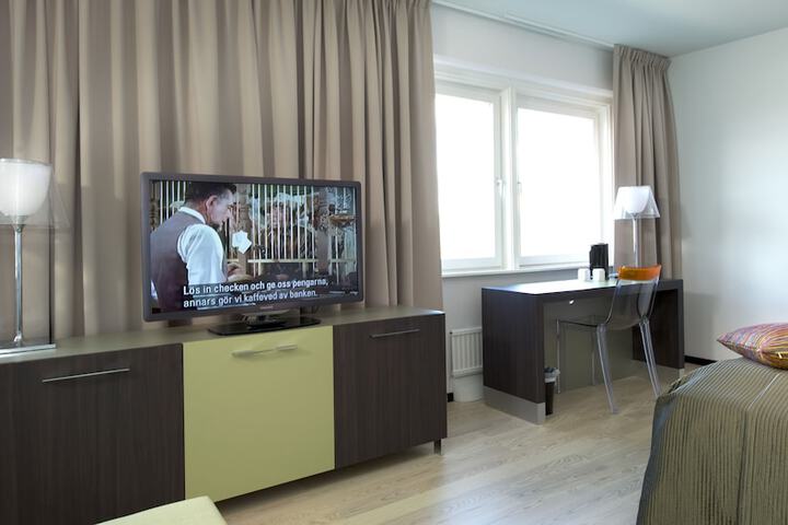 Room 5 of 42