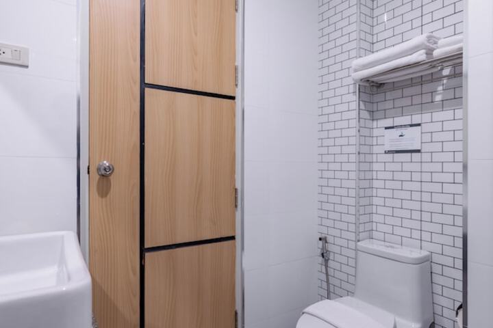 Room 26 of 32