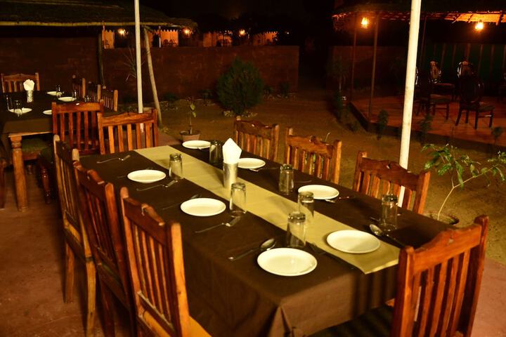 Dining 35 of 50
