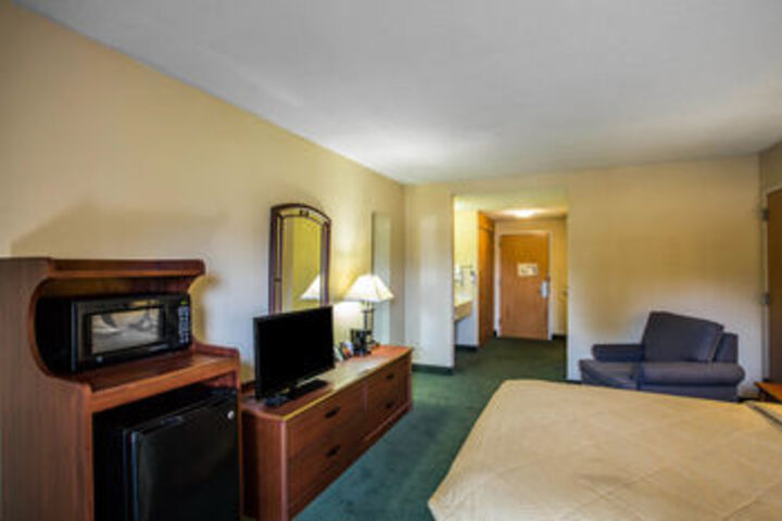 Room 8 of 19