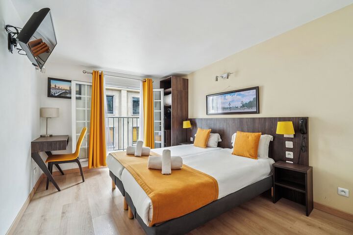 Room 6 of 20