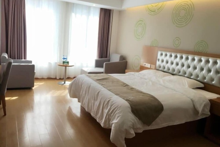Room 10 of 43